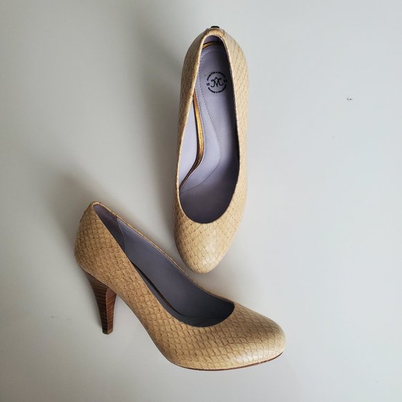 Johnston and Murphy Heels Size 7.5 - Picture 2 of 9